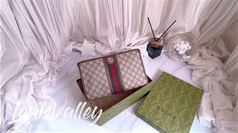 GUCCI OPHIDIA GG TOILETRY CASE UNBOXING .